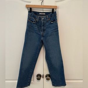 Levi’s Women’s Ribcage Straight Ankle Jeans Size 26x27
